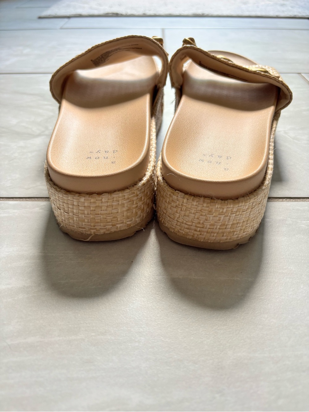 A New Day Agnes Platform Sandals 9 - Picture 5 of 6